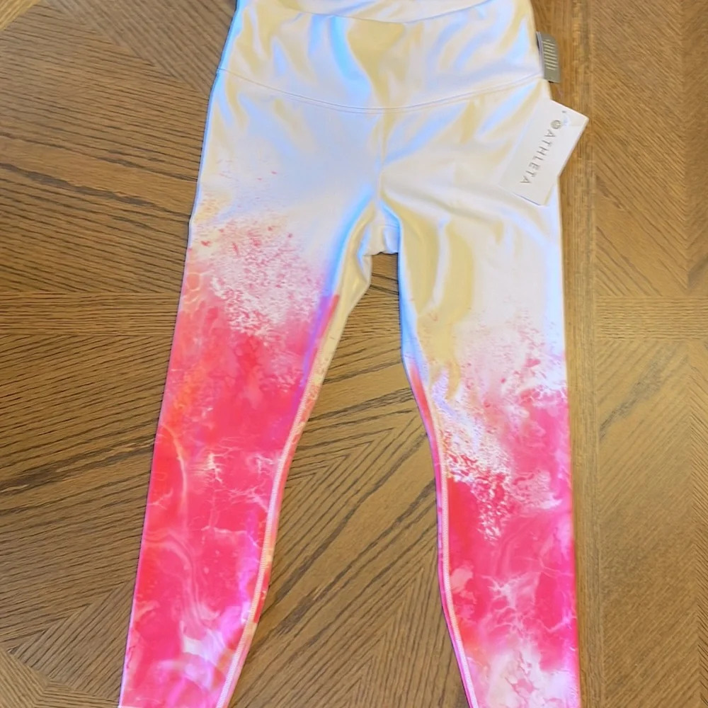 NEW! Athleta Elation Mineral 7/8 Tight pink and white buttery soft size M
